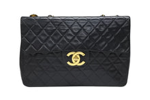 画像をギャラリービューアに読み込む, CHANEL シャネル デカマトラッセ33 Sフラップ Wチェーンショルダーバッグ ラムスキン ココマーク ブラック 美品 中古 4b008635