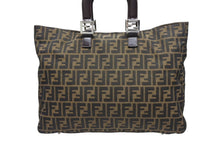 画像をギャラリービューアに読み込む, FENDI フェンディ ハンドバッグ トートバッグ ズッカ柄 26329 キャンバス レザー ブラウン シルバー金具 美品 中古 4b008638