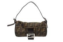 画像をギャラリービューアに読み込む, 極美品 FENDI フェンディ マンマバケット ワンショルダーバッグ 26424 ズッカ柄 キャンバス レザー ブラウン シルバー金具 中古 4b008639