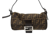 画像をギャラリービューアに読み込む, 極美品 FENDI フェンディ マンマバケット ワンショルダーバッグ 26424 ズッカ柄 キャンバス レザー ブラウン シルバー金具 中古 4b008639