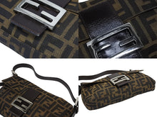 画像をギャラリービューアに読み込む, 極美品 FENDI フェンディ マンマバケット ワンショルダーバッグ 26424 ズッカ柄 キャンバス レザー ブラウン シルバー金具 中古 4b008639