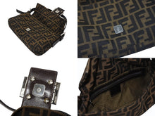 画像をギャラリービューアに読み込む, 極美品 FENDI フェンディ マンマバケット ワンショルダーバッグ 26424 ズッカ柄 キャンバス レザー ブラウン シルバー金具 中古 4b008639