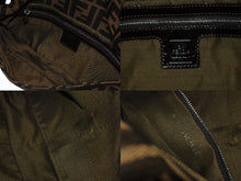 画像をギャラリービューアに読み込む, 極美品 FENDI フェンディ マンマバケット ワンショルダーバッグ 26424 ズッカ柄 キャンバス レザー ブラウン シルバー金具 中古 4b008639