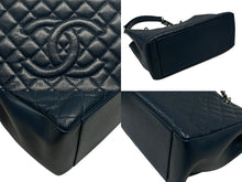 画像をギャラリービューアに読み込む, 極美品 CHANEL シャネル GST チェーントートバッグ 17番台 キャビアスキン ココマーク ネイビー シルバー金具 中古 4b008642