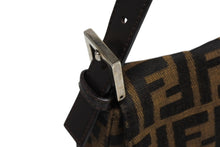 画像をギャラリービューアに読み込む, FENDI フェンディ マンマバケット ワンショルダーバッグ 26424 ズッカ柄 キャンバス レザー ブラウン シルバー金具 美品 中古 4b008660