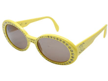 画像をギャラリービューアに読み込む, 極美品 CHANEL シャネル オーバル サングラス アイウェア 05256 30858 ココマーク ラインストーン イエロー 中古 4b008682