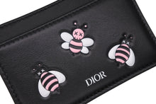 Load image into Gallery viewer, 新品未使用 CHRISTIAN DIOR クリスチャンディオール KAWS カウズ コラボ カードケース 10-BO-0179 ブラック ピンク 中古 4b008706