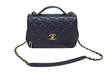 画像をギャラリービューアに読み込む, 極美品 CHANEL シャネル ビジネスアフィニティ マトラッセ チェーンショルダーバッグ スモール 30番台 ネイビー キャビアスキン ゴールド金具 中古 4b008727