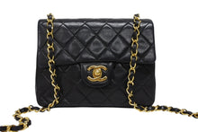 画像をギャラリービューアに読み込む, 極美品 CHANEL シャネル ミニマトラッセ 17 チェーンショルダーバッグ 1番台 ラムスキン ココマーク ブラック ゴールド金具 中古 4b008731