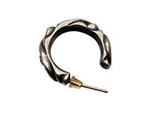画像をギャラリービューアに読み込む, CHROME HEARTS クロムハーツ HOOPSCROOL スクロールフープ ピアス 片耳 97刻印 シルバー925 重量約3.8g 美品 中古 4b008758