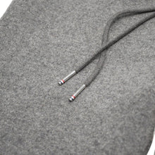 Load image into Gallery viewer, 新品未使用 THOM BROWNE トムブラウン スウェットパンツ FJQ008A-03884035 IN DOUBLE FACE CASHMERE サイズ38 中古 4b008808