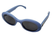 画像をギャラリービューアに読み込む, 新品同様 CELINE セリーヌ トリオンフ アセテートサングラス オーバル CL40194U イタリア製 ブルー シルバー金具 サイズ52◻︎22 中古 4b008854