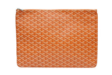 Load image into Gallery viewer, 極美品 GOYARD ゴヤール セナGM クラッチバッグ オレンジ ゴヤールディンキャンバス シルバー金具 中古 4b008873