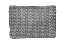 Load image into Gallery viewer, GOYARD ゴヤール セナMGM クラッチバッグ ゴヤールディンキャンバス グレー フランス製 シルバー金具 美品 中古 4b008874