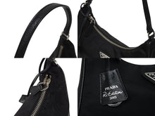 画像をギャラリービューアに読み込む, 極美品 PRADA プラダ ホーボー ワンショルダー RE-EDITION 2005 トライアングルロゴ ブラック ナイロン シルバー金具 1NE204 中古 4b008878