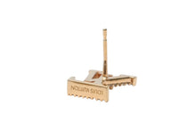 Load image into Gallery viewer, 極美品 LOUIS VUITTON ルイヴィトン LV アイコニック ストラス ピアス M00609 重量約3.5g GP メタル ラインストーン 両耳用 中古 4b012388