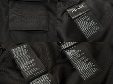 画像をギャラリービューアに読み込む, 極美品 PRADA プラダ 20SS ナイロンアノラックジャケット SGB407 S201 I18 FRANK OCEAN着用 トライアングルロゴ ブラック サイズL 中古 4b008952