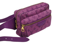 画像をギャラリービューアに読み込む, LOUIS VUITTON ルイヴィトン バムバッグ アウトドア ショルダーバッグ M44624 デニム レザー パープル ゴールド金具 良品 中古 4b008955