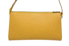 画像をギャラリービューアに読み込む, LOUIS VUITTON ルイヴィトン ポシェットアクセソワール エピレザー M52947 タッシリイエロー ゴールド金具 美品 中古 4b008956