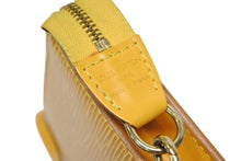 画像をギャラリービューアに読み込む, LOUIS VUITTON ルイヴィトン ポシェットアクセソワール エピレザー M52947 タッシリイエロー ゴールド金具 美品 中古 4b008956