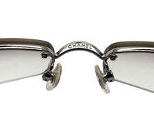 画像をギャラリービューアに読み込む, 極美品 CHANEL シャネル サングラス リムレス ラインストーン ココマーク 4093-B イタリア製 メタル シルバー金具 サイズ56◻︎16 中古 4b008972