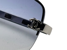 画像をギャラリービューアに読み込む, 極美品 CHANEL シャネル サングラス メガネ ココマーク リムレス ブルーグレー メタル シルバー金具 サイズ65◻︎15 中古 4b008973