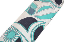 Load image into Gallery viewer, HERMES エルメス ツイリー FOLKLORE グリーン マルチカラー 美品 中古 4b008976