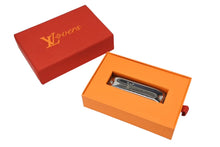 画像をギャラリービューアに読み込む, 新品同様品 LOUIS VUITTON ルイヴィトン ファレルウィリアムズ 2024FW コレクション 招待状 ハーモニカ シルバー 中古 4b009010