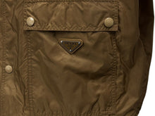 画像をギャラリービューアに読み込む, 極美品 PRADA プラダ RE-NYLON リナイロン コーチジャケット SGC833 サイズ60 トライアングルロゴ ブラウン 中古 4b009016