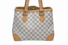 画像をギャラリービューアに読み込む, LOUIS VUITTON ルイヴィトン ハンドバッグ N51207 ハムステッドPM ホワイト ダミエアズールキャンバス 美品 中古 4b009047