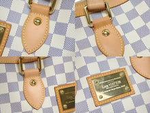 画像をギャラリービューアに読み込む, LOUIS VUITTON ルイヴィトン ハンドバッグ N51207 ハムステッドPM ホワイト ダミエアズールキャンバス 美品 中古 4b009047