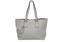 画像をギャラリービューアに読み込む, PRADA プラダ トートバッグ ブランドロゴ 1BG043 ルーマニア製 レザー グレー ゴールド金具 美品 中古 4b009063