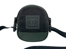 画像をギャラリービューアに読み込む, CHANEL シャネル ココマーク スポーツライン ミニショルダーバッグ 8番台 ブラック カーキ キャンバス 美品 中古 4b009067