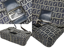 画像をギャラリービューアに読み込む, 極美品 FENDI フェンディ ズッキーノ ワンショルダーバッグ イタリア製 キャンバス レザー グレー ネイビー シルバー金具 中古 4b009081