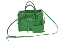 画像をギャラリービューアに読み込む, BALENCIAGA バレンシアガ ペーパーミニ 2WAYハンドバッグ 357333 イタリア製 レザー グリーン シルバー金具 美品 中古 4b009101