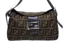 画像をギャラリービューアに読み込む, FENDI フェンディ マンマバケット ワンショルダーバッグ ズッカ柄 キャンバス レザー ブラウン シルバー金具 美品 中古 4b009108