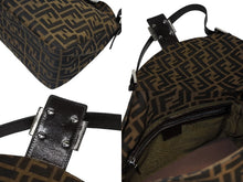 画像をギャラリービューアに読み込む, 極美品 FENDI フェンディ マンマバケット ワンショルダーバッグ ズッカ柄 ブラウン キャンバス レザー シルバー金具 中古 4b009111