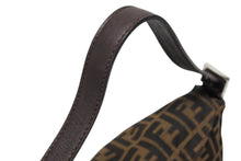 画像をギャラリービューアに読み込む, FENDI フェンディ マンマバケット ワンショルダーバッグ 26425 ズッカ柄 ブラウン キャンバス レザー シルバー金具 美品 中古 4b009113
