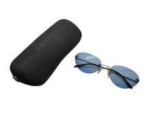 画像をギャラリービューアに読み込む, 極美品 CHANEL シャネル リムレス サングラス 4003 c.103/72 サイズ57□19 130 ココマーク ブルー シルバー 中古 4b009154