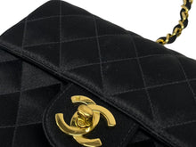 画像をギャラリービューアに読み込む, 極美品 CHANEL シャネル ミニマトラッセ チェーンショルダーバッグ ココマーク 3番台 サテン ブラック ゴールド金具 中古 4b009160