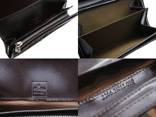 画像をギャラリービューアに読み込む, 極美品 FENDI フェンディ 二つ折り財布 コンパクトウォレット 31052 ズッカ柄 総柄 ブラウン シルバー金具 中古 4b009181