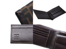 画像をギャラリービューアに読み込む, 極美品 FENDI フェンディ ズッカ柄 二つ折り財布 コンパクトウォレット イタリア製 キャンバス レザー ブラウン 中古 4b009183