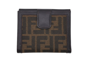 FENDI フェンディ ズッカ柄 二つ折り財布 コンパクトウォレット イタリア製 キャンバス レザー ブラウン 美品 中古 4b009184