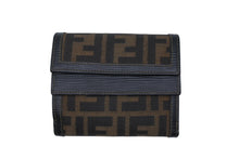 画像をギャラリービューアに読み込む, FENDI フェンディ ズッカ柄 三つ折り財布 コンパクトウォレット イタリア製 キャンバス レザー ブラウン ゴールド金具 美品 中古 4b009185