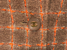 画像をギャラリービューアに読み込む, 極美品 CHANEL シャネル ツイード テーラードジャケット P05948V04336 サイズ38 シングル ココマーク ブラウン オレンジ 中古 4b009200