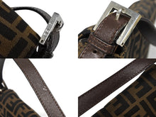 画像をギャラリービューアに読み込む, FENDI フェンディ ズッカ柄 マンマバケット ワンショルダーバッグ 26325 キャンバス レザー ブラウン シルバー金具 中古 4b009219