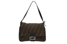 画像をギャラリービューアに読み込む, FENDI フェンディ マンマバケット ワンショルダーバッグ ズッカ柄 ブラウン キャンバス レザー シルバー金具 美品 中古 4b009230