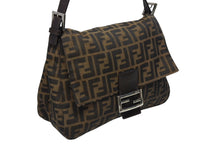 画像をギャラリービューアに読み込む, FENDI フェンディ マンマバケット ワンショルダーバッグ ズッカ柄 ブラウン キャンバス レザー シルバー金具 美品 中古 4b009230