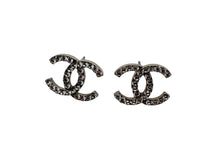 画像をギャラリービューアに読み込む, CHANEL シャネル ココマーク ピアス 重量約4g 02P刻印 ラインストーン メタル シルバー クリア 両耳用 美品 中古 4b009274
