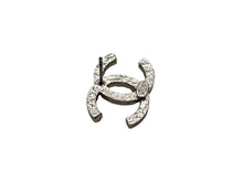 画像をギャラリービューアに読み込む, CHANEL シャネル ココマーク ピアス 重量約4g 02P刻印 ラインストーン メタル シルバー クリア 両耳用 美品 中古 4b009274